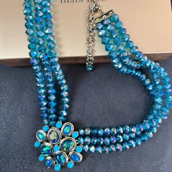🩵 Heidi DAUS Stunning & Elegant Swarovski Crystals Blue Beaded Necklace 🩵 - Picture 3 of 8